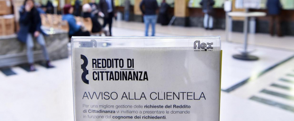 Reddito di cittadinanza: per dimostrare i 10 anni in Italia e sufficiente la residenza di fatto.